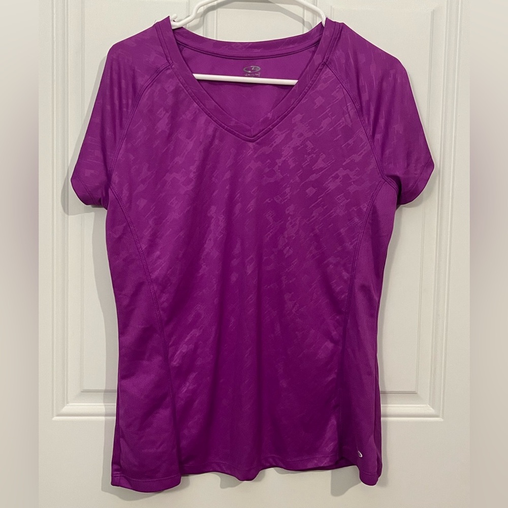 Champion Women’s Medium Purple Athletic Wear Short Sleeve Quick Dry Shirt EUC